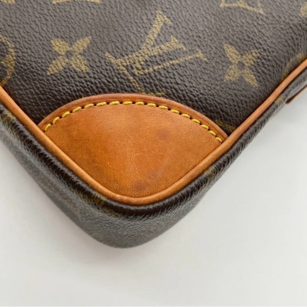 Louis Vuitton Danube PM Monogram Crossbody / Model M45266 | Made in France - Picture 8 of 15